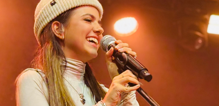 A cantora gospel Babi Garcia. Foto: Divulgação.