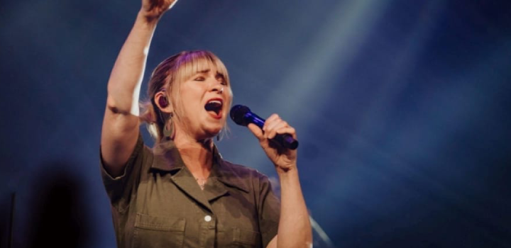 A cantora gospel Kim Walker-Smith. Foto: Divulgação.