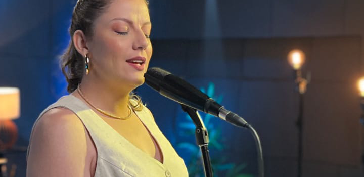 A cantora Mirelle Pegoraro. Foto: MF Designer.
