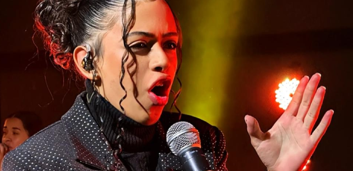 A cantora Lorrane Luz. Foto Divulgação.