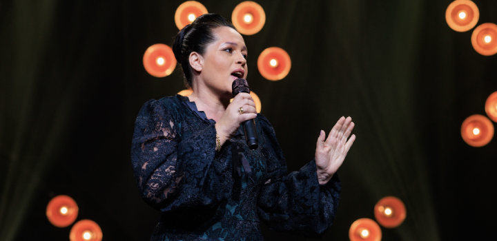 A cantora Gislaine Lima. Foto: Washington Líbano.