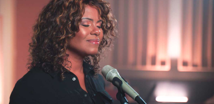 A cantora gospel Nívea Soares. Foto: Divulgação.