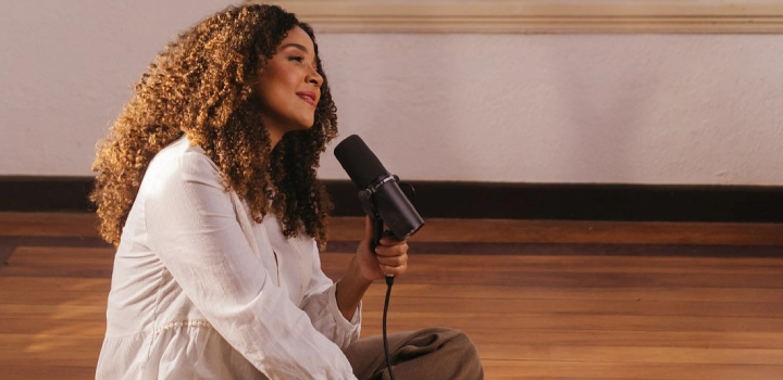 A cantora Gabriela Gomes. Foto: Divulgação.