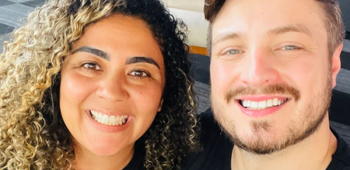 A cantora Núbia Alencar e o produtor Rafael Mozzato. Foto Divulgação.