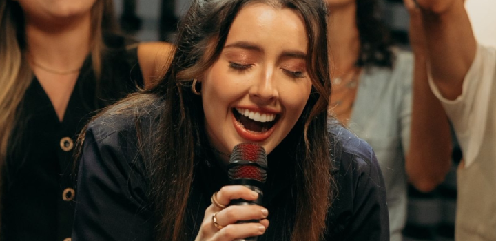 A cantora e compositora Esther Marcos. Foto: João Gudin.