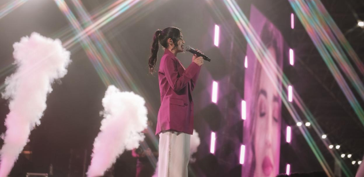 A cantora e compositora Nicoli Francini. Foto: Júnior Nunes.