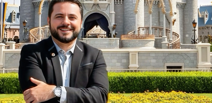 O especialista em Cultura Disney, Daniel Donato. Foto: Divulgação.