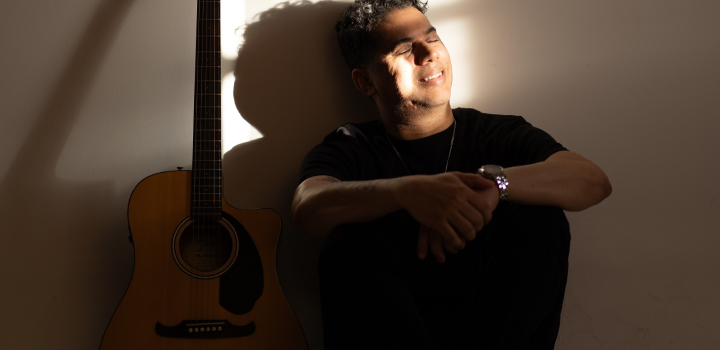 O cantor Francis Santos. Foto: Ghard Ribeiro.