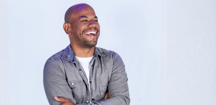 O cantor gospel Raul Victor. Foto: Divulgação.