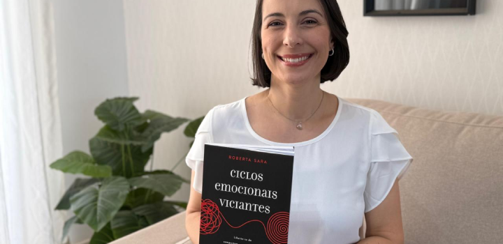 A escritora Roberta Sara. Foto: Assessoria de Imprensa.